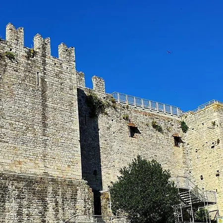 Castle Apartamento Prato (Prato)